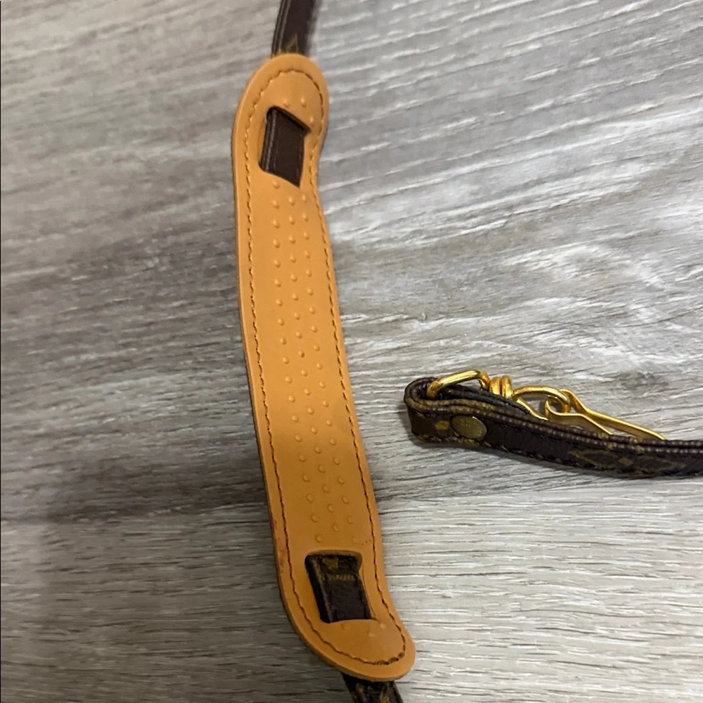 Louis Vuitton Brown Monogram Strap with Gold Accents - Picture 4 of 5